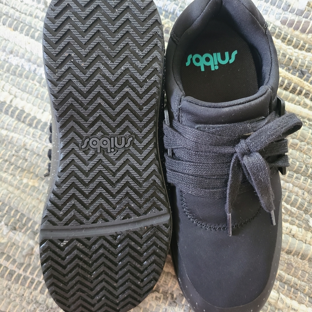 Snibbs work sneakers